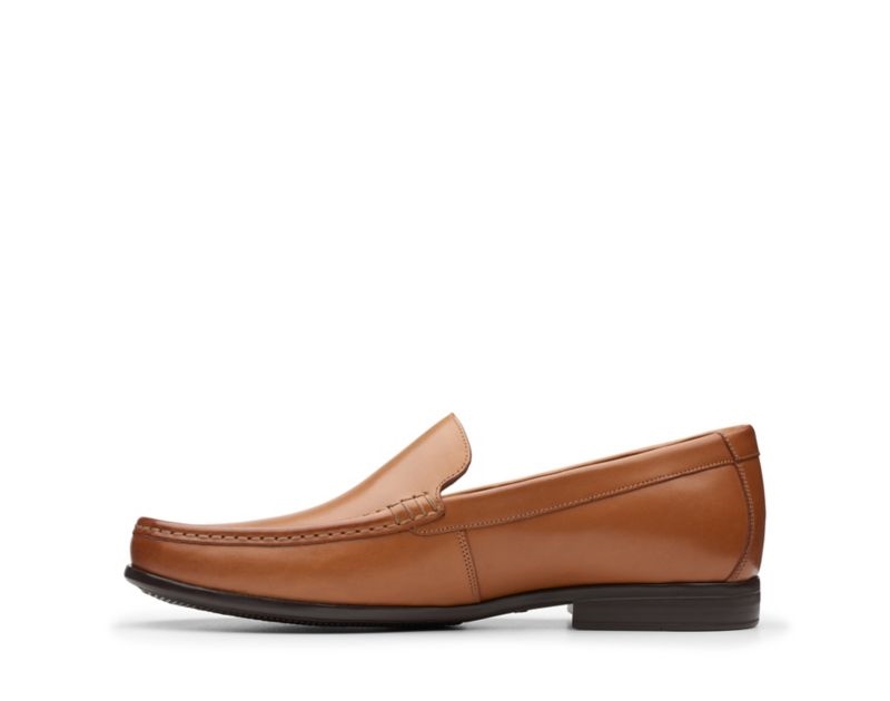 Clarks Claude Plain Loafers Brown Men - India S0W8235-E3
